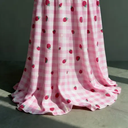 Factory direct sales of 30 pieces of artificial cotton printed pink and white checkered strawberry printed fabric, starting from 50 meters. Skin-friendly, breathable, fresh and sweet style, handmade DIY/ women's and children's clothing fabric artificial cotton Factory direct sales of 30 pieces of artificial cotton printed pink and white checkered strawberry printed fabric, starting from 50 meters. Skin-friendly, breathable, fresh and sweet style, handmade DIY/ women's and children's clothing fabric artificial cotton